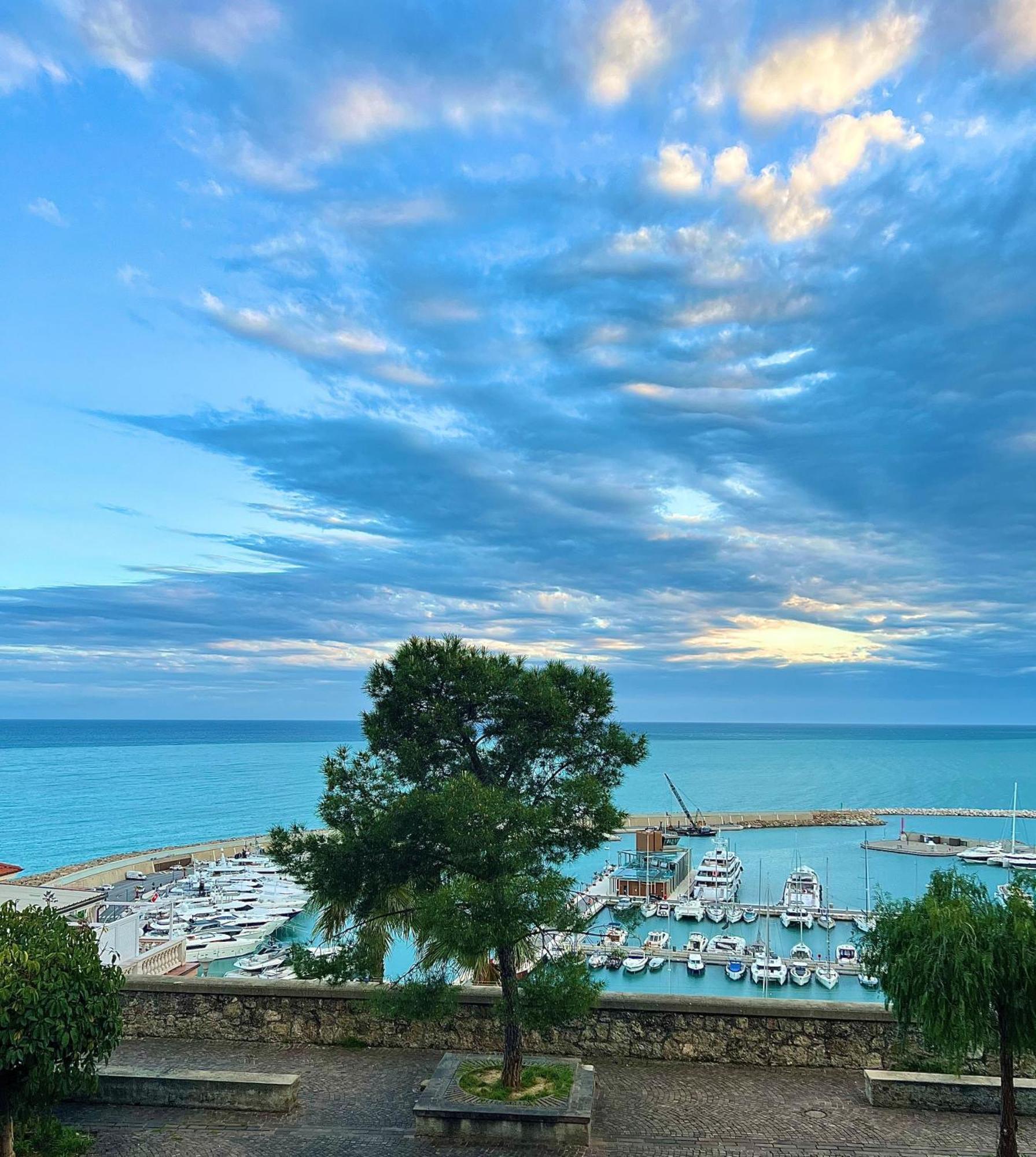 Hotel The Cozy Vintage Ventimiglia Exterior foto